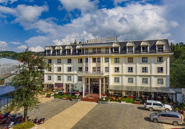 Front of property - Freesia Hotel (Sa Pa)