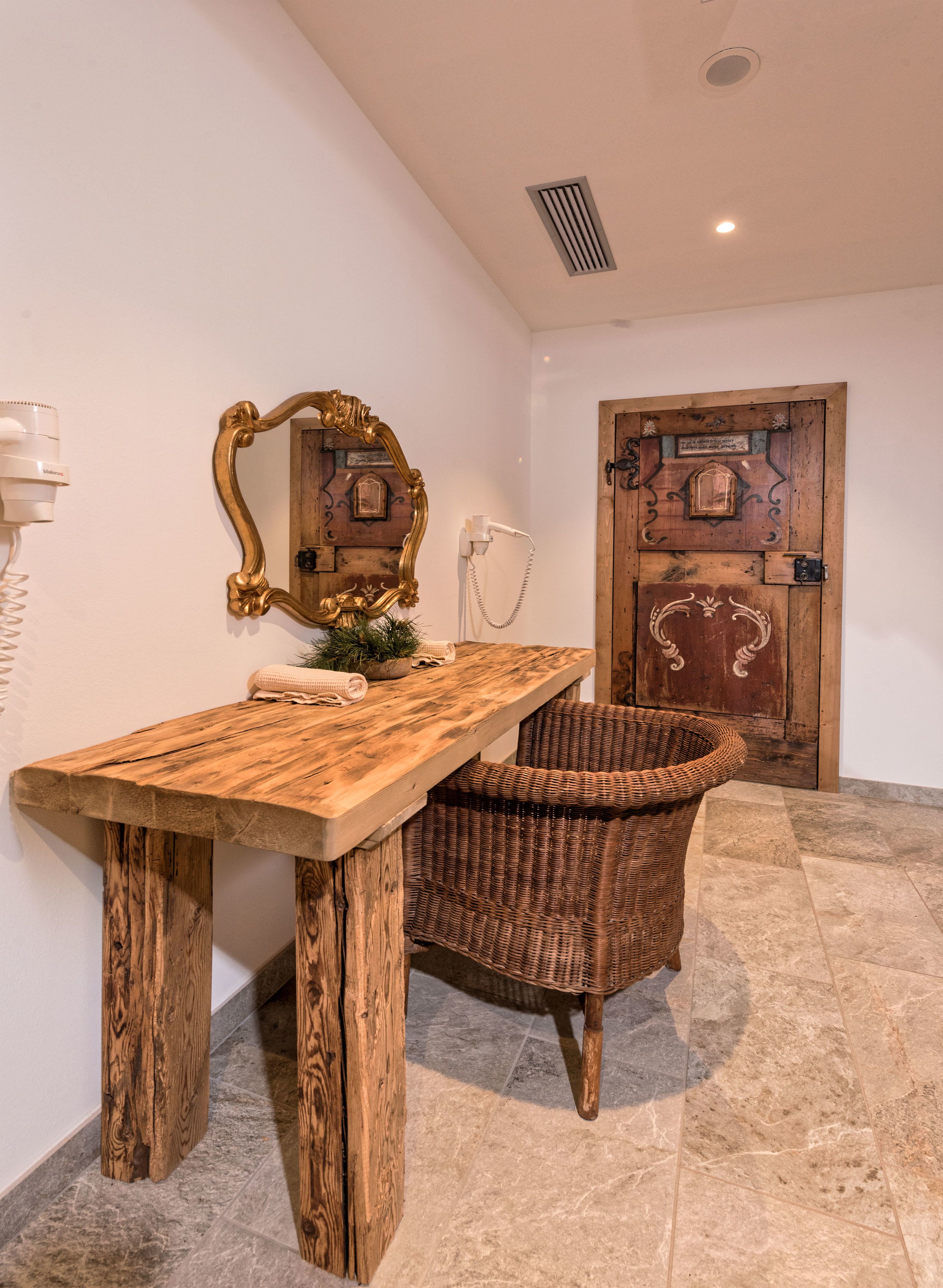 sauna, hot tub, steam room, body treatments, hot stone massages