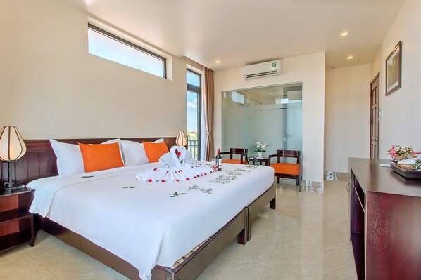 Kahden hengen superior-huone (yksi tai kaksi sänkyä), kaupunkinäköala | Minibaari, työpöytä, pimennysverhot, äänieristys