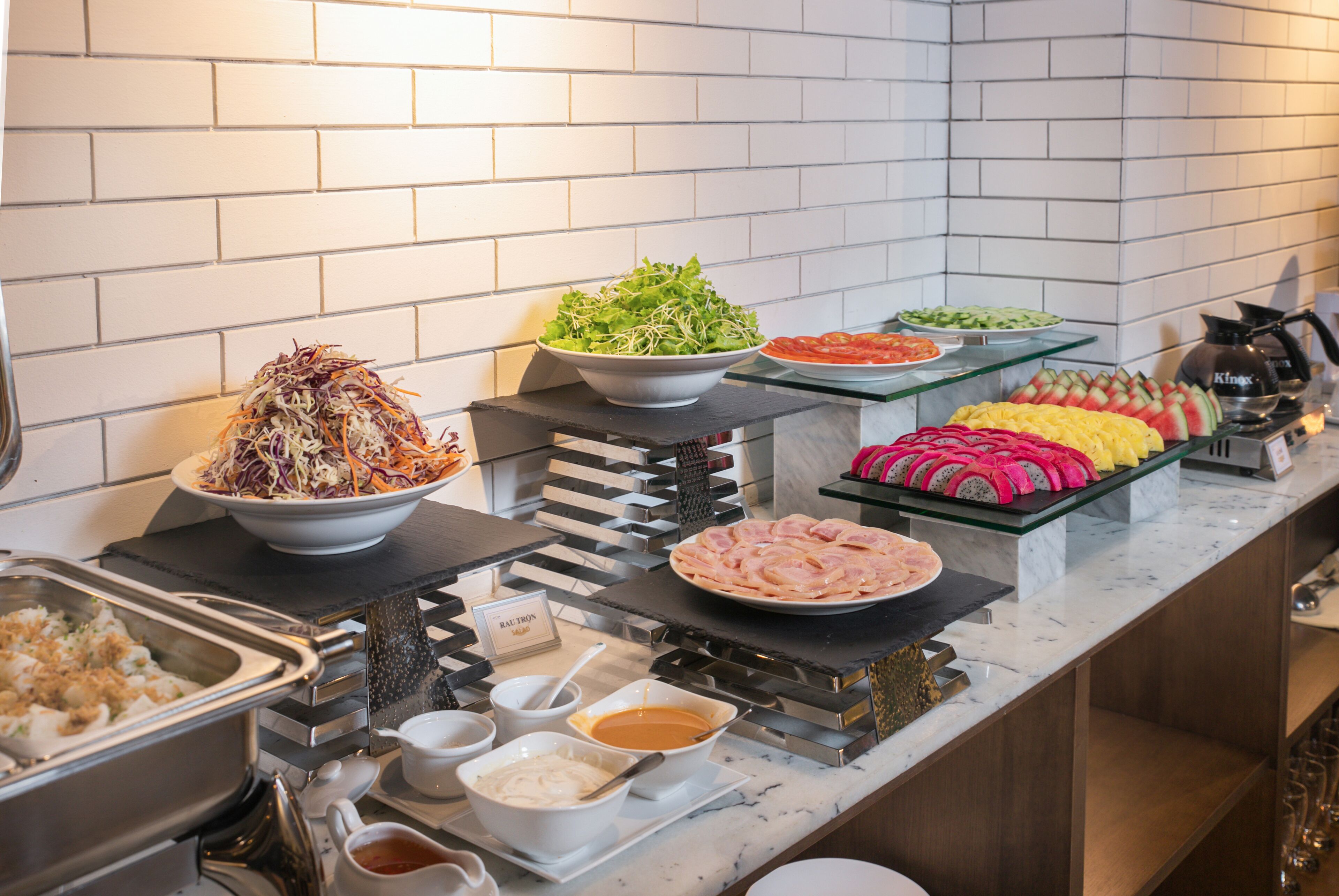 daily local cuisine breakfast (vnd 100000 per person)