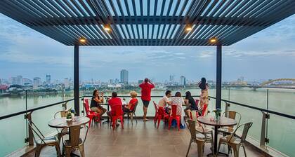 Avora Hotel