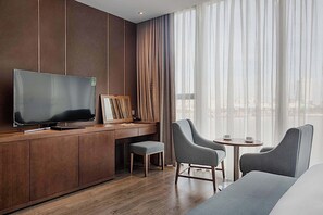Chambre Double Majestueuse, 1 très grand lit, non-fumeur, baignoire | Vue sur la ville