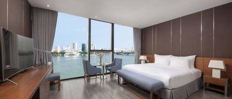 Grand Double Room, 1 King Bed, Non Smoking, Bathtub | Premium bedding, pillowtop beds, minibar, in-room safe