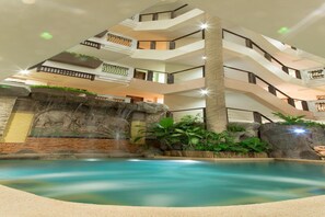 Indoor pool - Sa-Bai-Dee Condo (Chonburi)