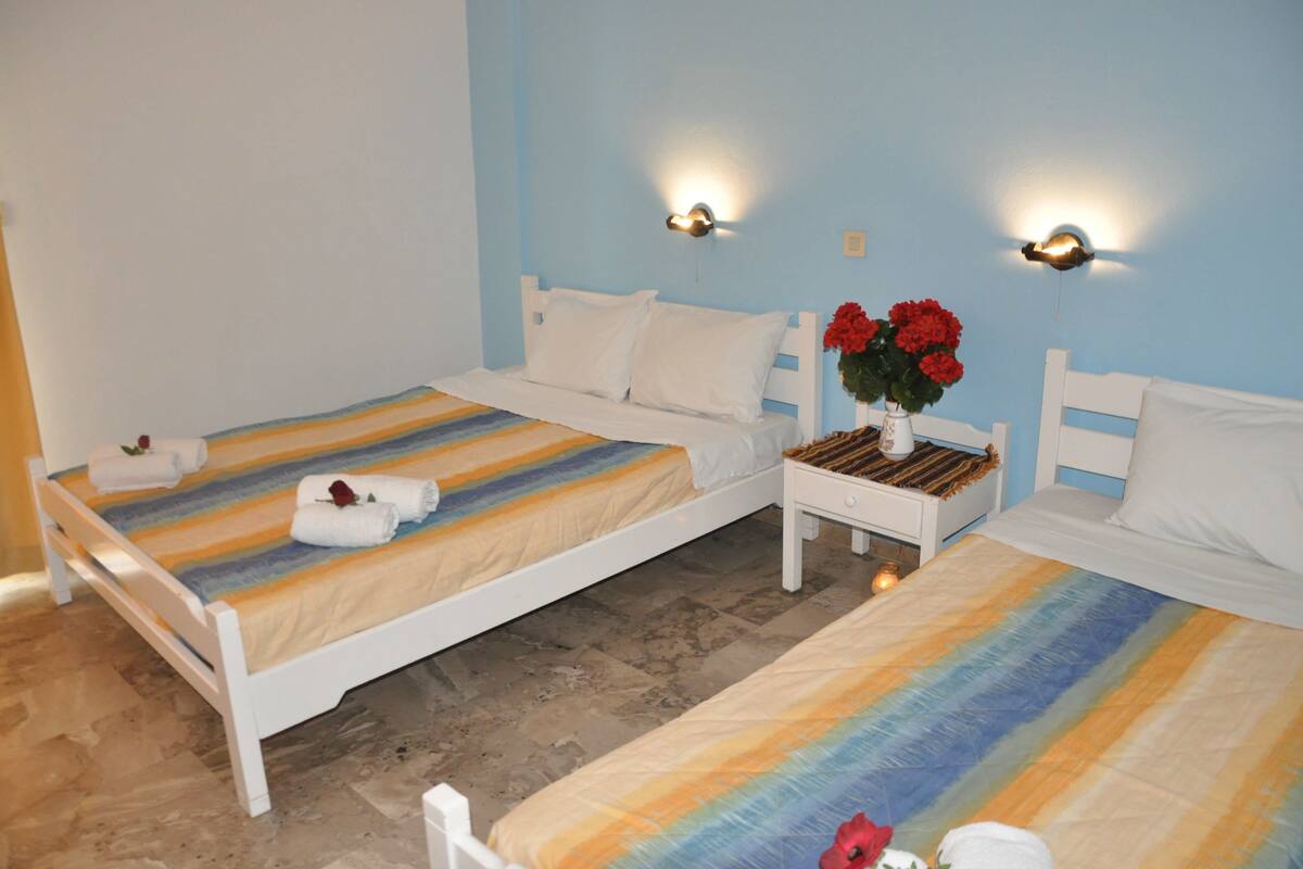 In-room safe, iron/ironing board, free WiFi