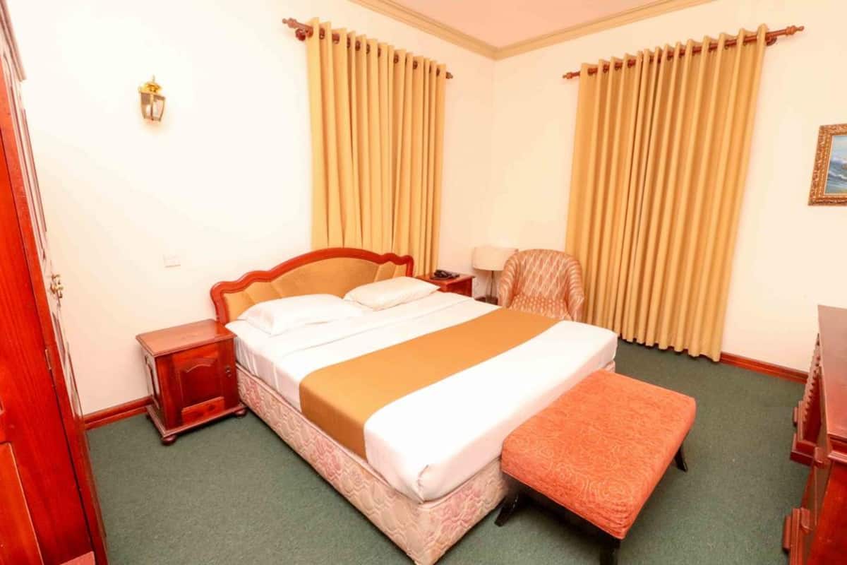 1 chambre, literie de qualité supérieure, fer et planche à repasser