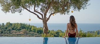 Poikilma Alonissos Villas