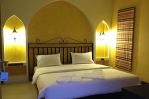 Standard Double Room - The Sixnature Resort Bangsaen (Chonburi)