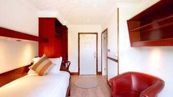 Single Room (Annex 2 -mins walk from the main hotel)