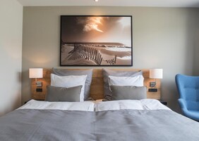 Ropa de cama de alta calidad y escritorio 