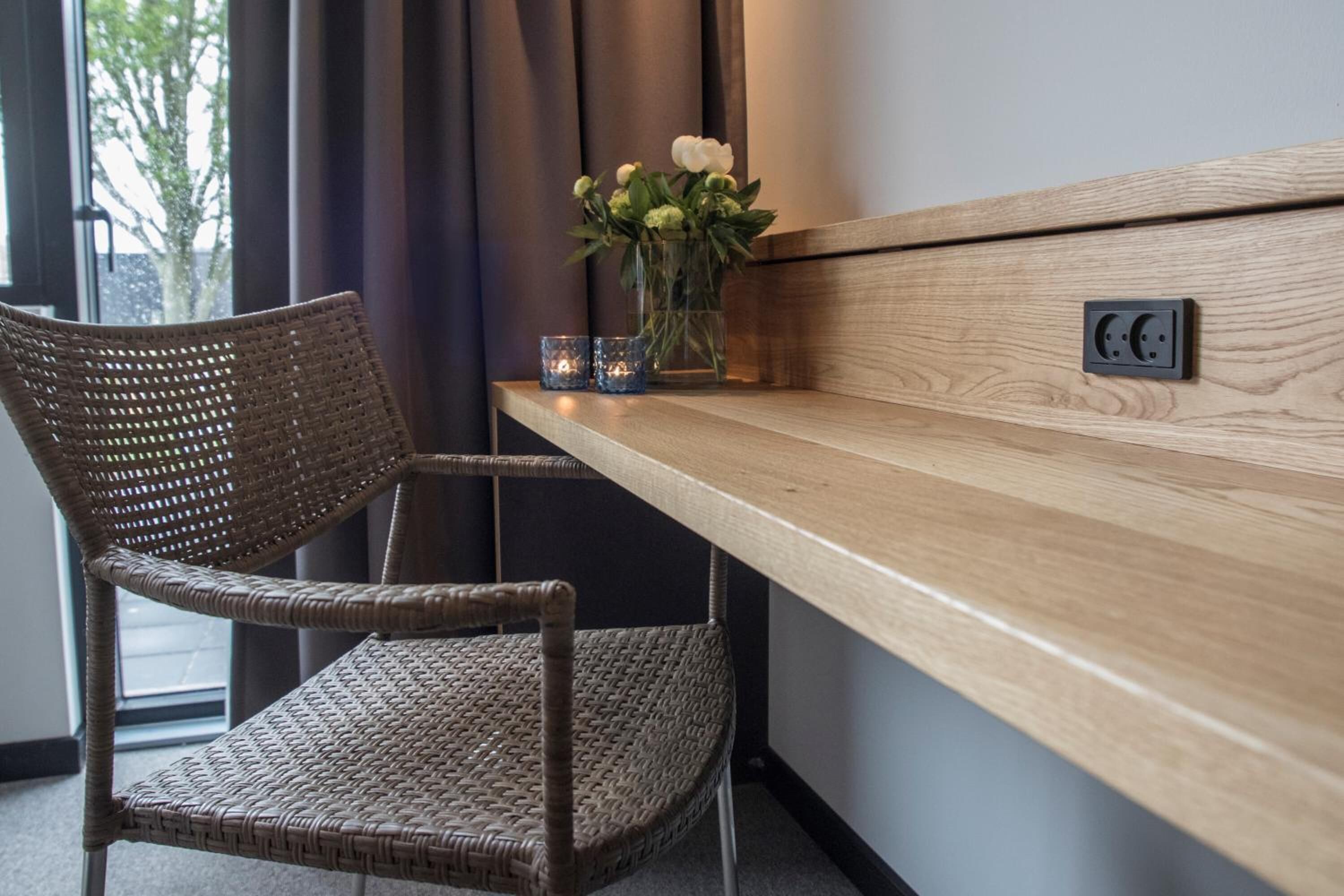 premium bedding, desk, iron/ironing board, cots/infant beds