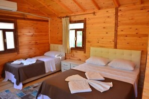 Zimmersafe, Schreibtisch, kostenlose Babybetten, Zustellbetten