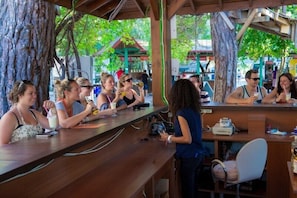 Bar (in der Unterkunft)