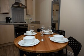 Dining - Alexander Apartments Newcastle (Newcastle-upon-Tyne)