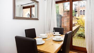 Appartement, salle de bains privée (Newcastle B) | Restaurant