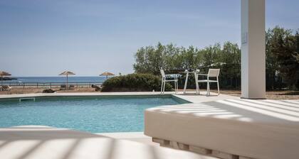 Cedar Bay Beachside Villas