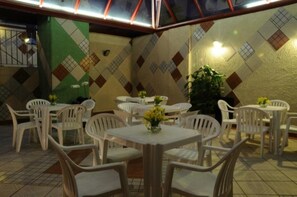 Free daily buffet breakfast - Serra Negra Paladium Hotel (Serra Negra)