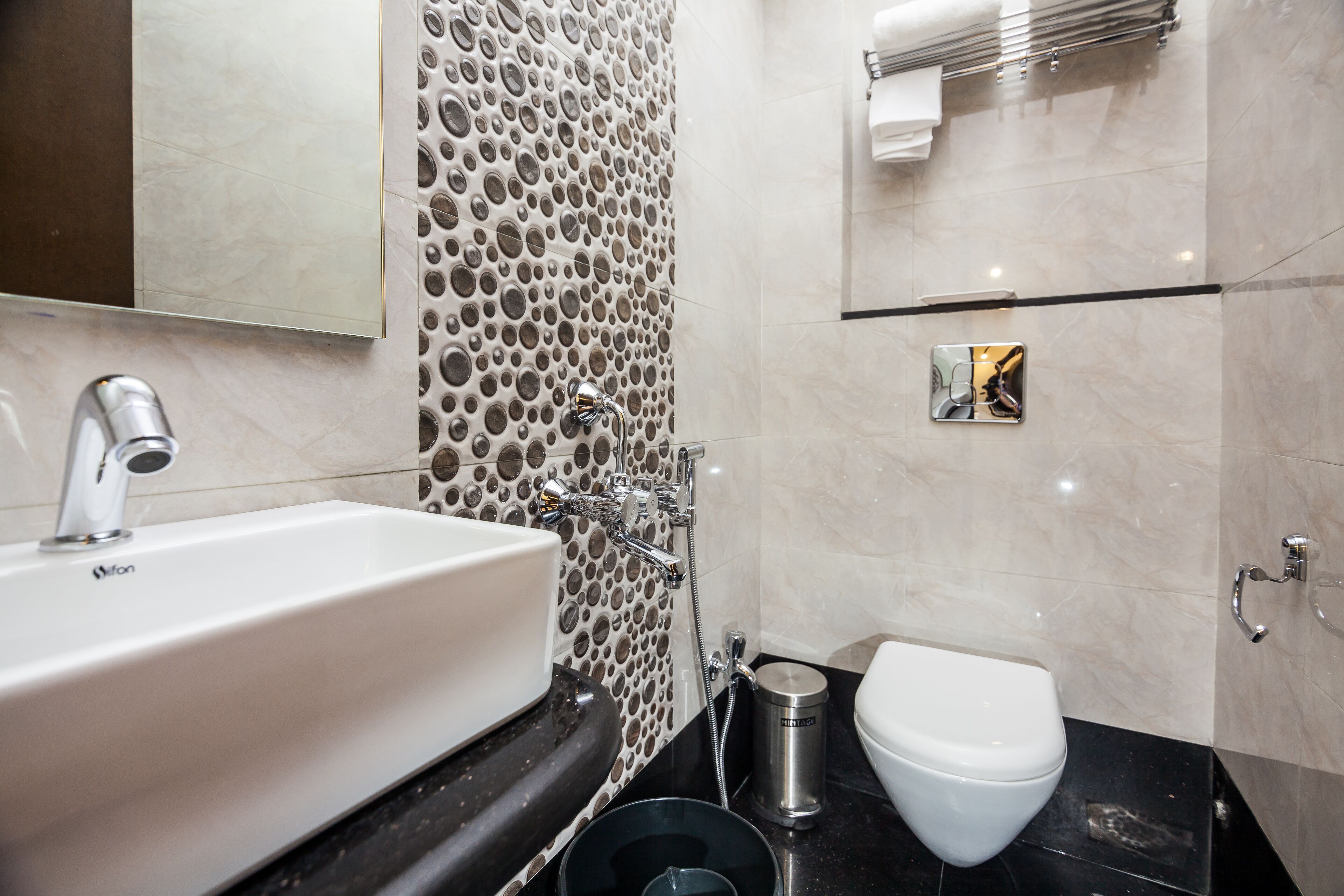 豪華雙人房 | 浴室 | 淋浴設備、雨淋花灑、免費梳洗用品、提供毛巾