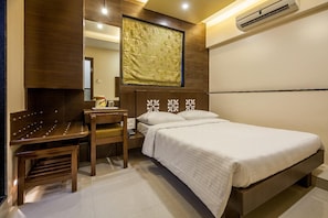 Individually furnished, desk, iron/ironing board, free WiFi - City Guest House (Mumbai)
