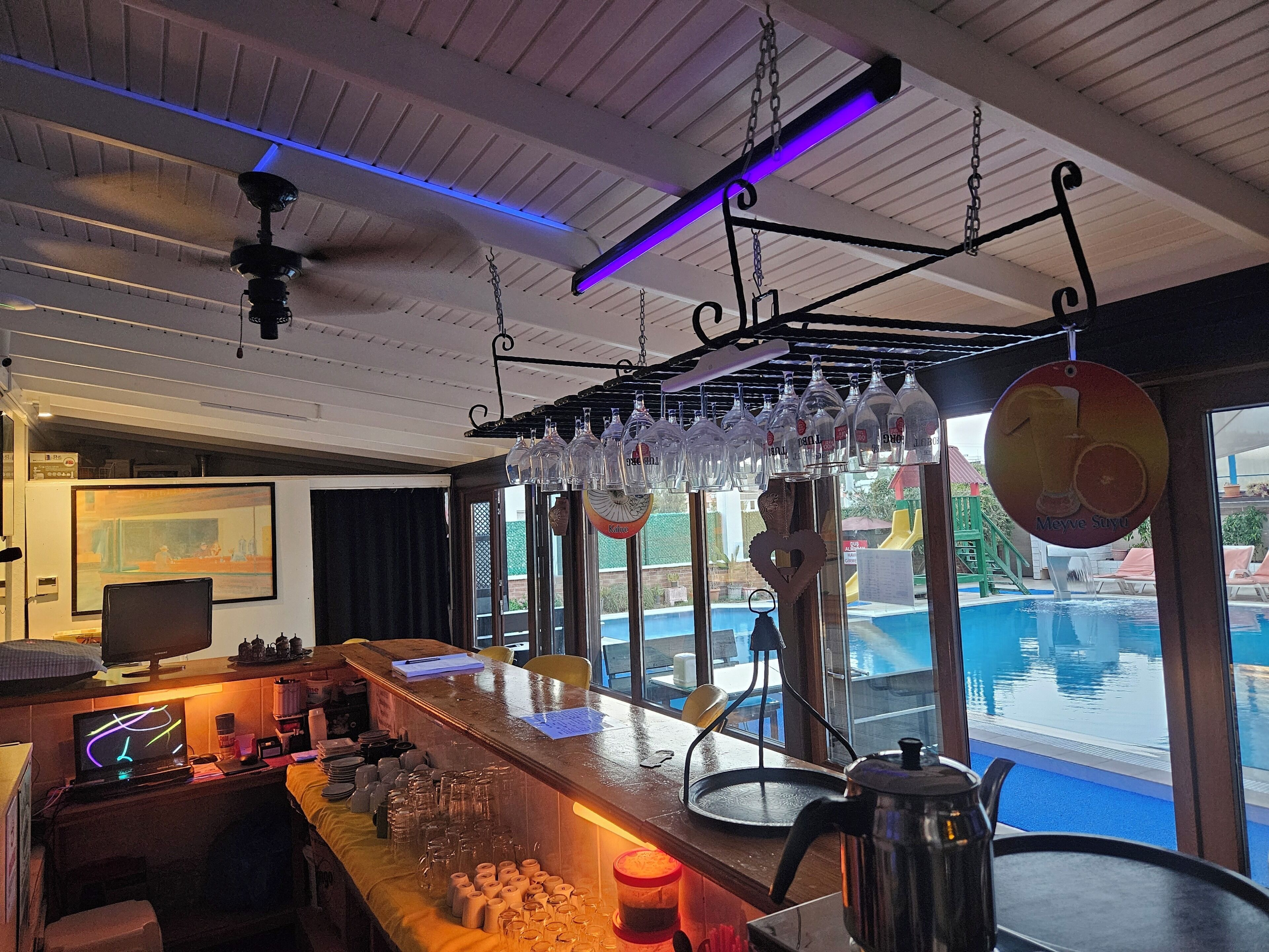 Poolbar
