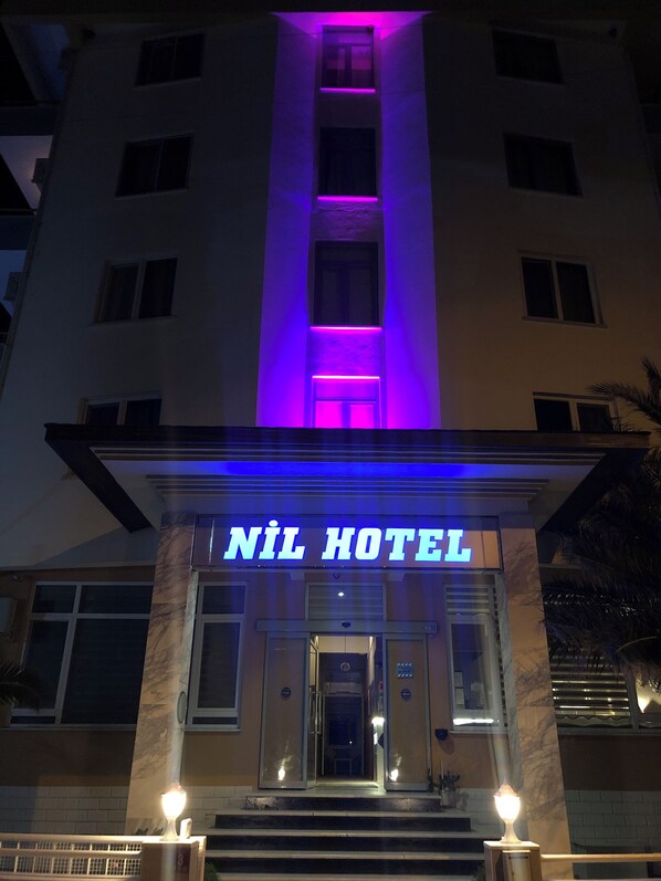 Fasade – kveld/natt