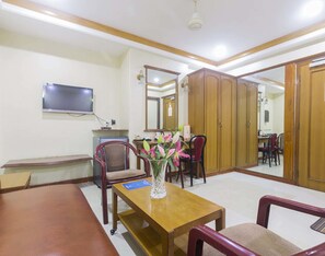 Superior Double Room | Desk, rollaway beds, free WiFi - Hotel Parklane (Mumbai)