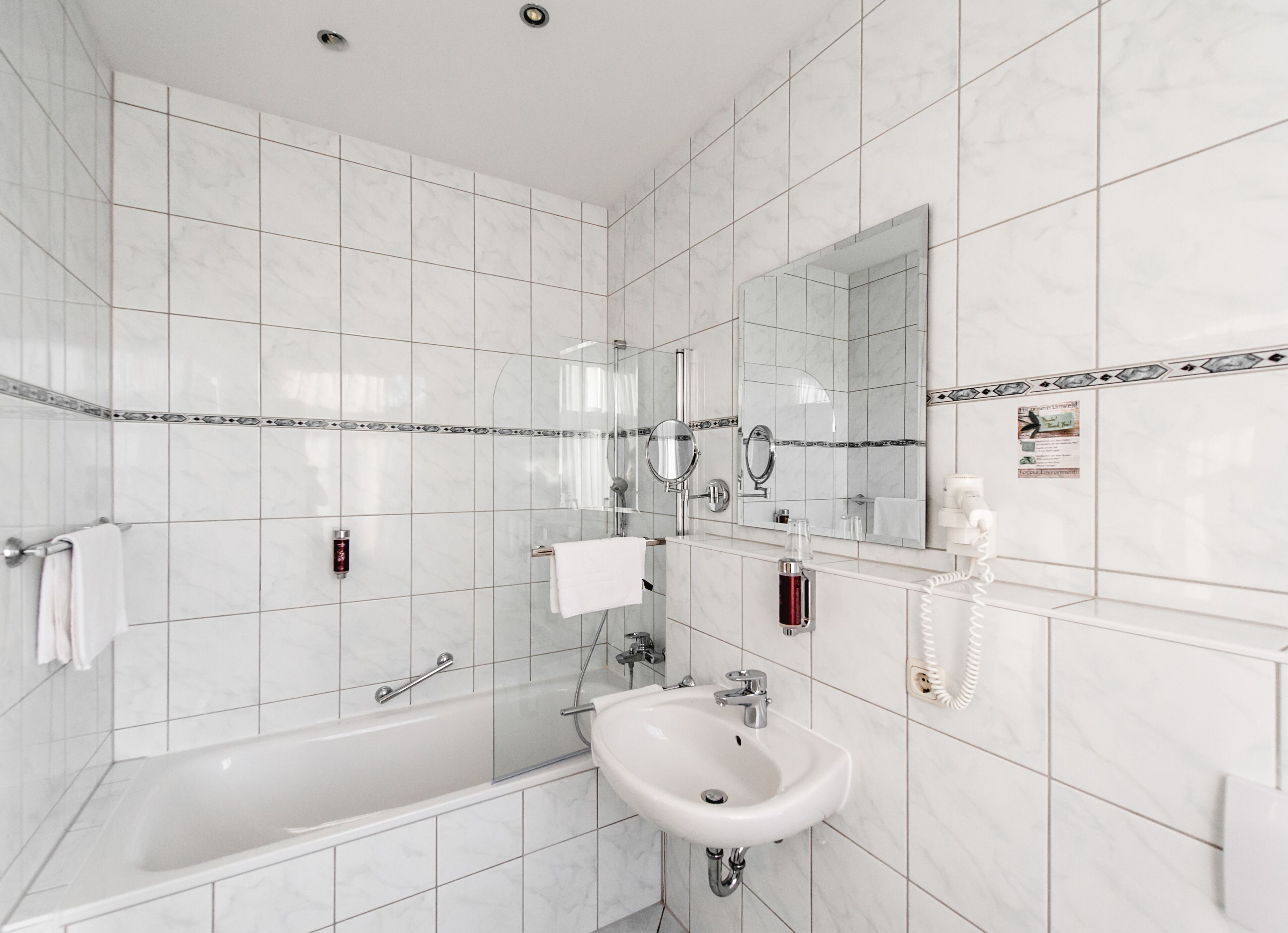 comfort single room | bathroom | free toiletries, hair dryer, towels