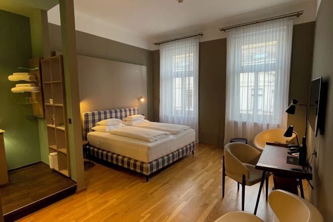 Ropa de cama hipoalergénica y minibar 