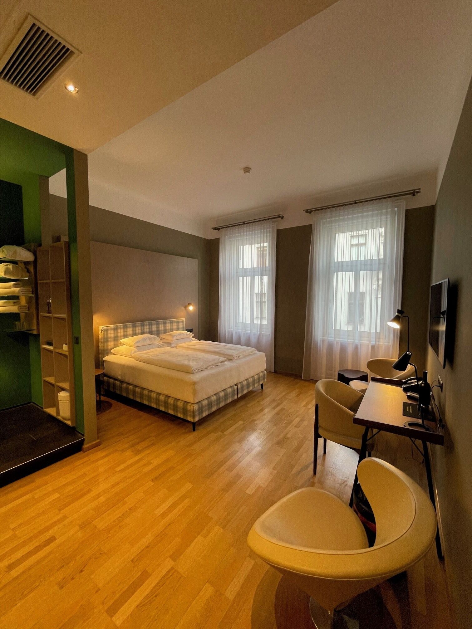 Superior Room, City View | Hypo-allergenic bedding, minibar, in-room safe, desk