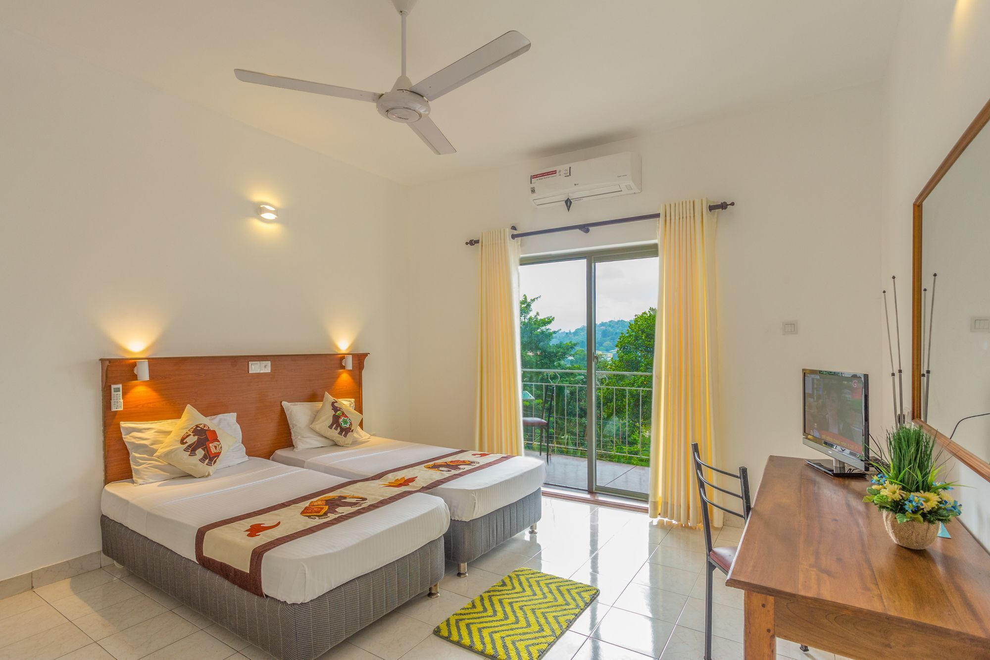 Desk, free WiFi, bed sheets