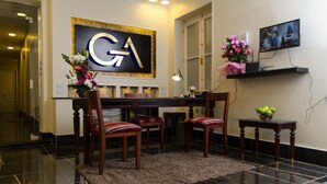 Concierge desk - Grand Agor Hotel (Cairo)