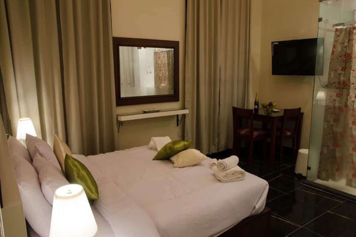 In-room safe, iron/ironing board (on request), WiFi (free), bed sheets