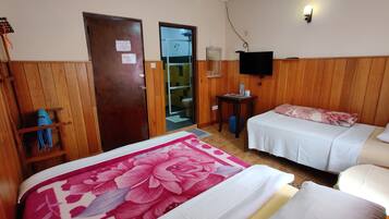 Basic Triple Room, 1 Bedroom | Premium bedding, desk, laptop workspace, WiFi (free)