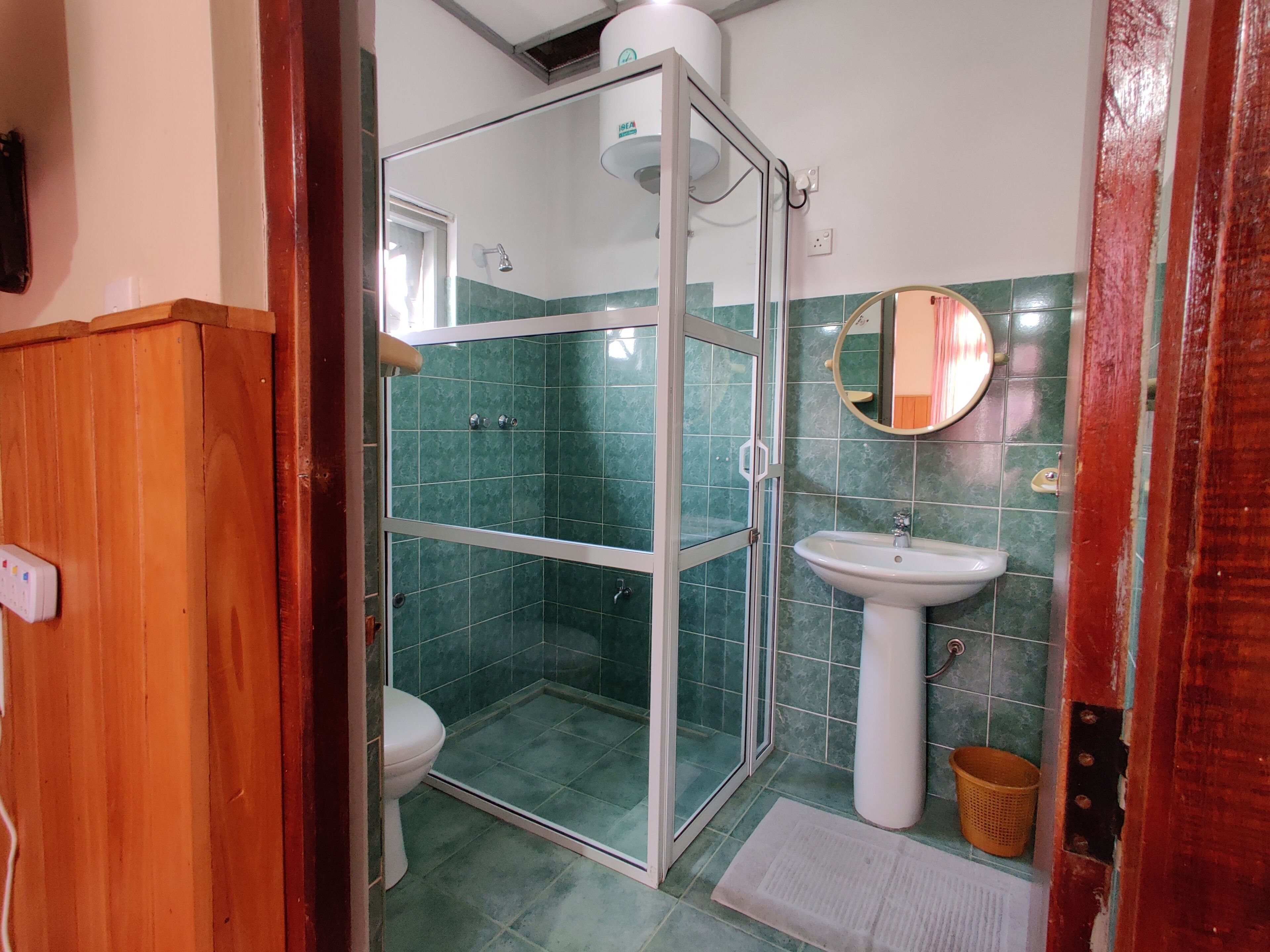 shower, free toiletries, hair dryer, slippers