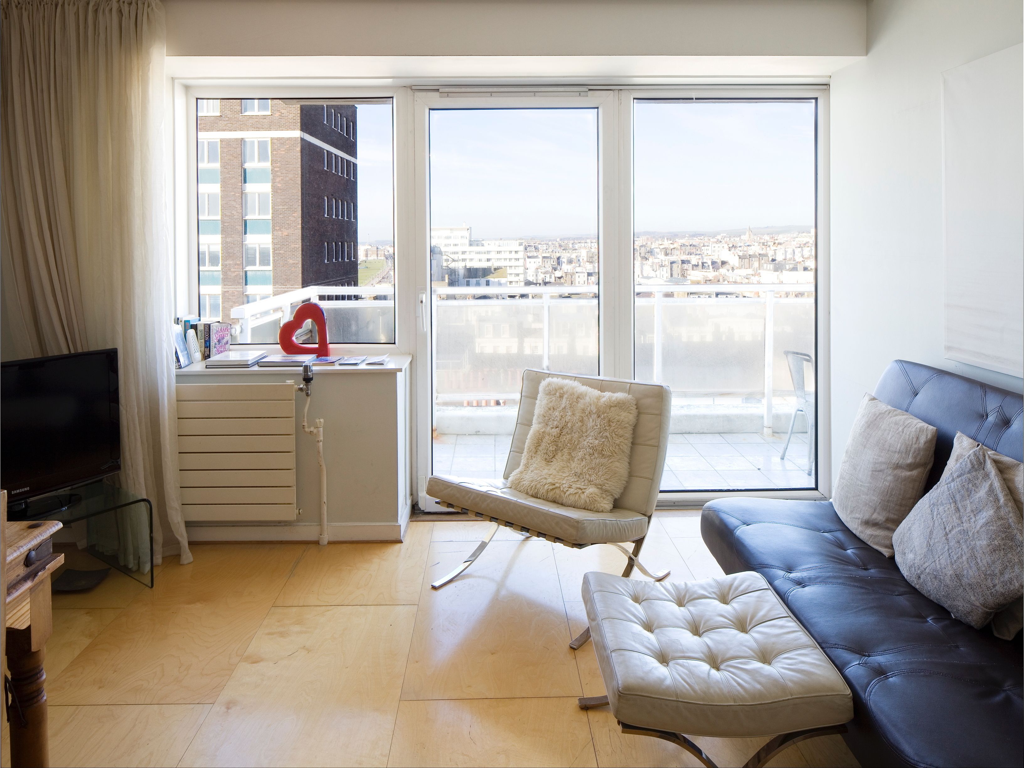 Luxury Penthouse, 2 Bedrooms, Beach View, Beachfront | Living room | Flat-screen TV, DVD player