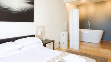 Cobertura superluxo, 2 quartos, vista para a praia, de frente para a praia | 2 quartos, ferros/tábuas de passar roupa, berços grátis