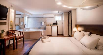 Avital Hotel