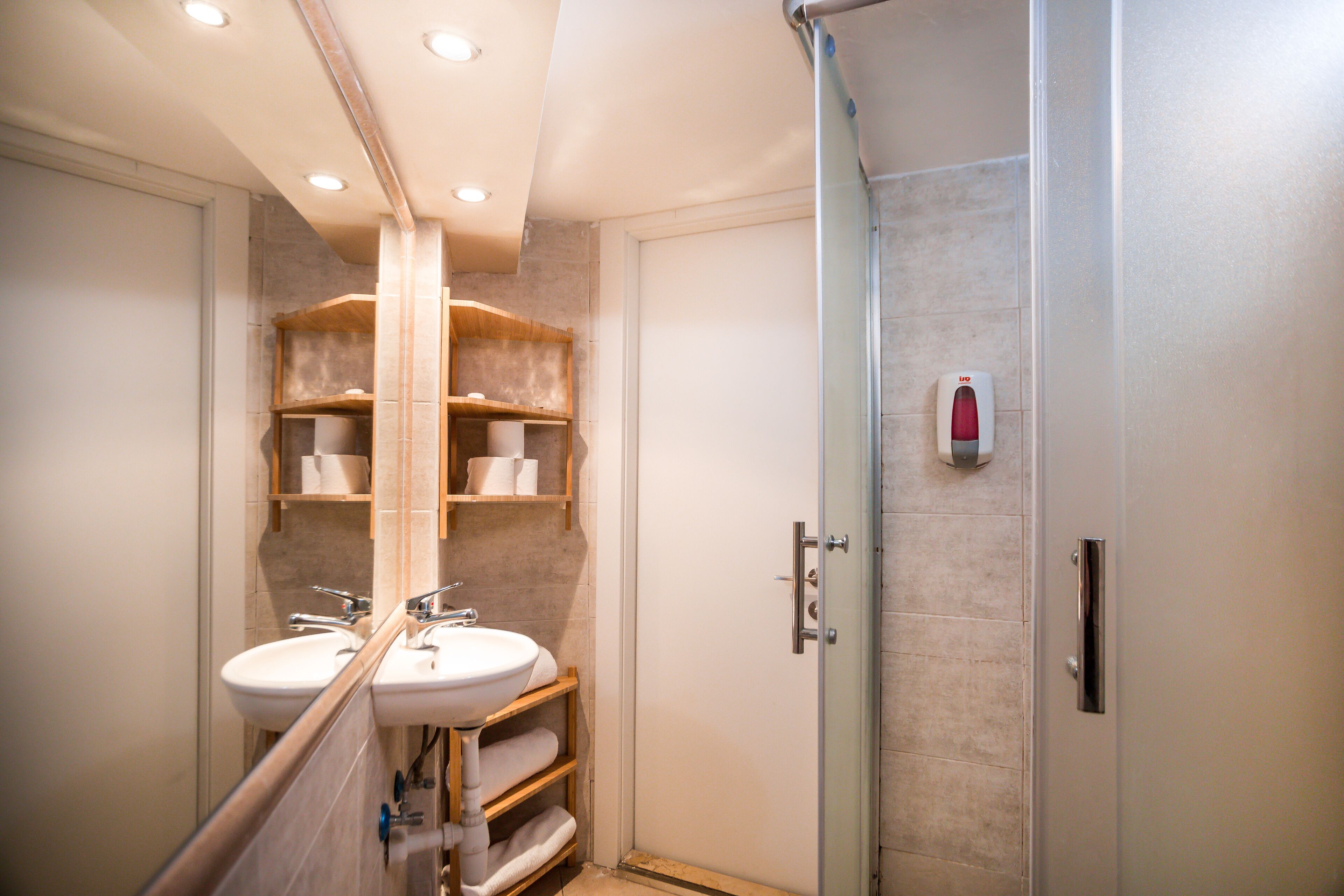 Bathroom shower
