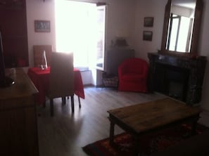 Suite, 1 Bedroom | Living room