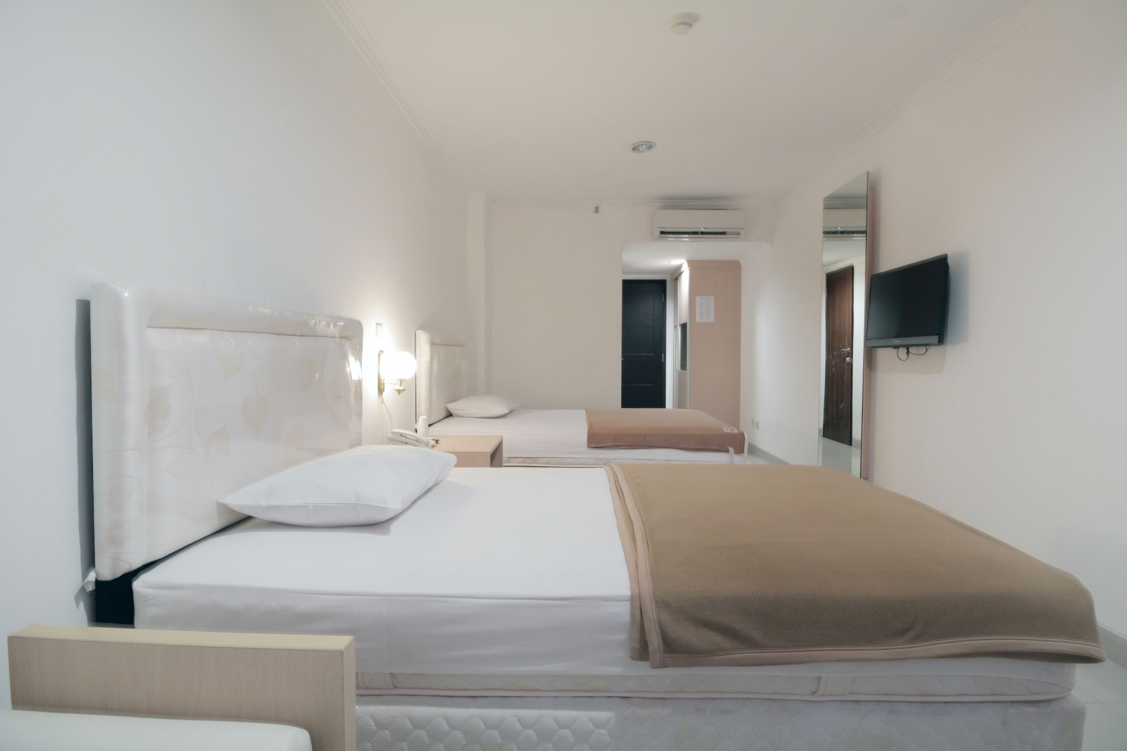 Een bureau, extra bedden, gratis wifi