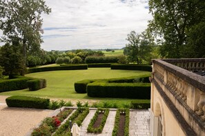 Deluxe tweepersoonskamer, uitzicht op tuin (Chambre au Château 2) | Exterieur