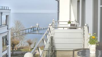 Doppelzimmer, Balkon, eingeschränkter Meerblick | Zimmersafe, Schreibtisch, Bügeleisen/Bügelbrett, kostenloses WLAN