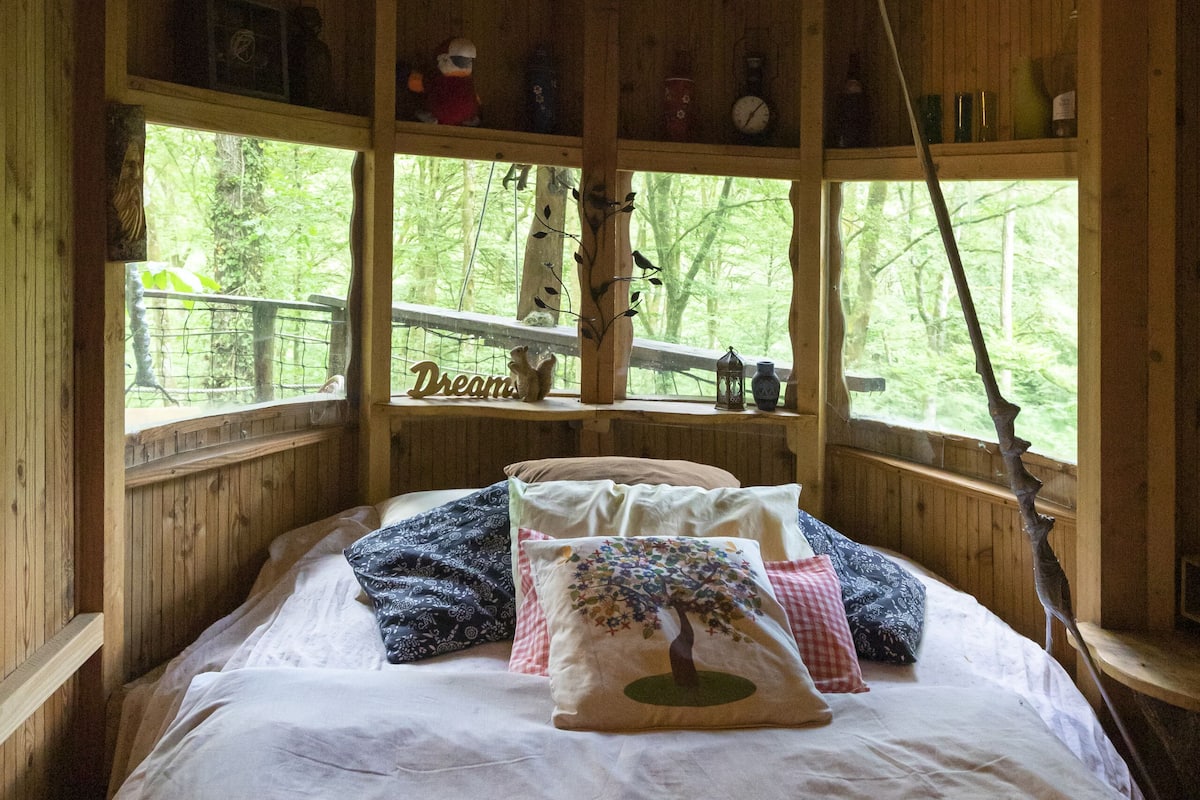 Romantic Tree House (Dream) | Premium bedding, bed sheets