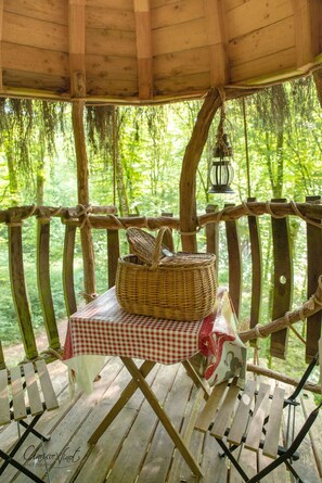 BBQ/picnic area - L'Arbre à Cabane (Guyonvelle)