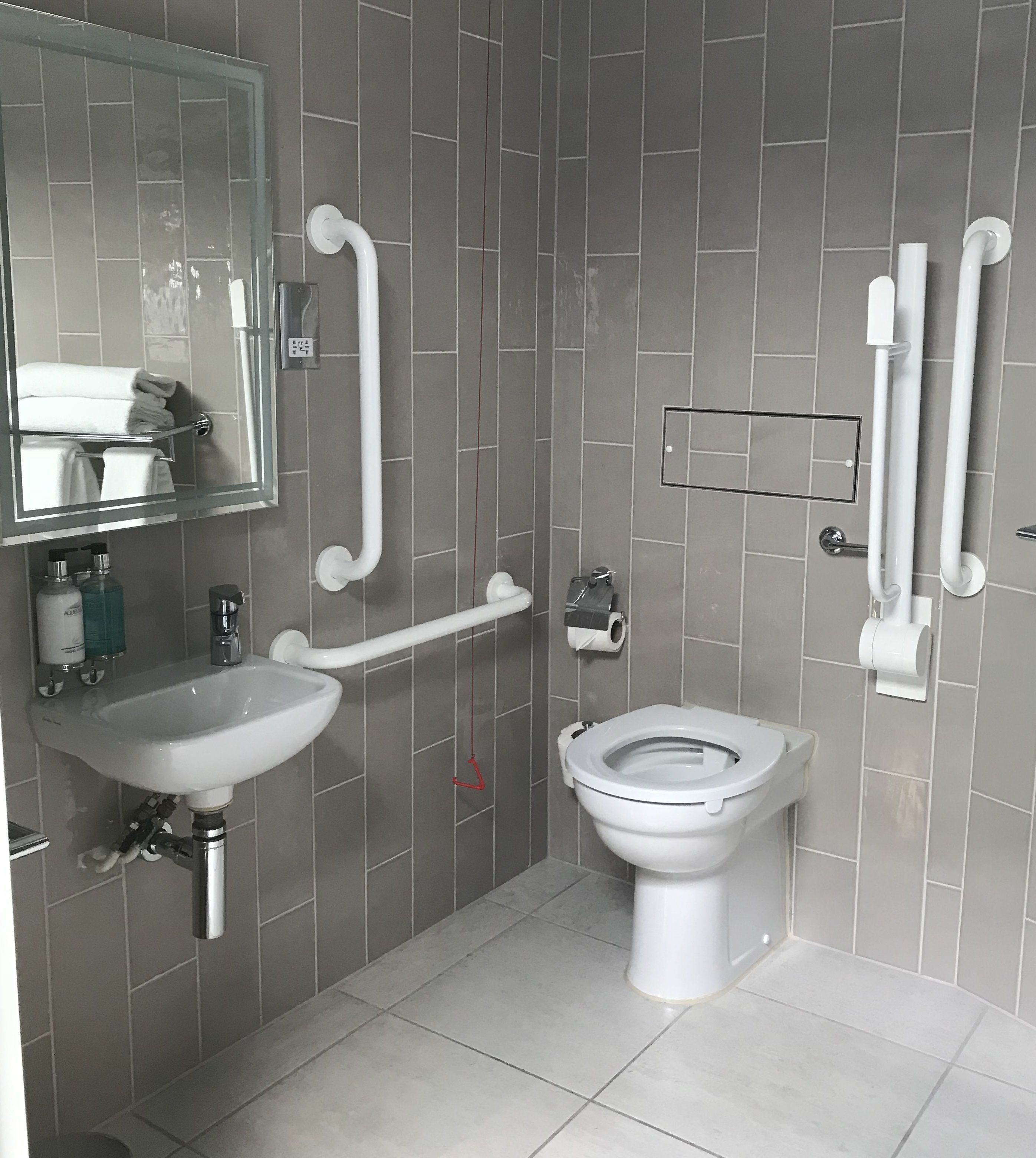 standard room, 1 double bed, accessible, non smoking | bathroom | shower, hair dryer, towels