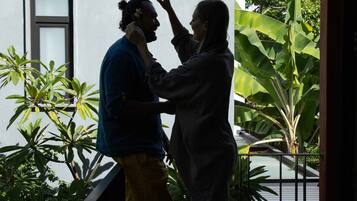 Master Suite | Ropa de cama de alta calidad y caja de seguridad en la habitación