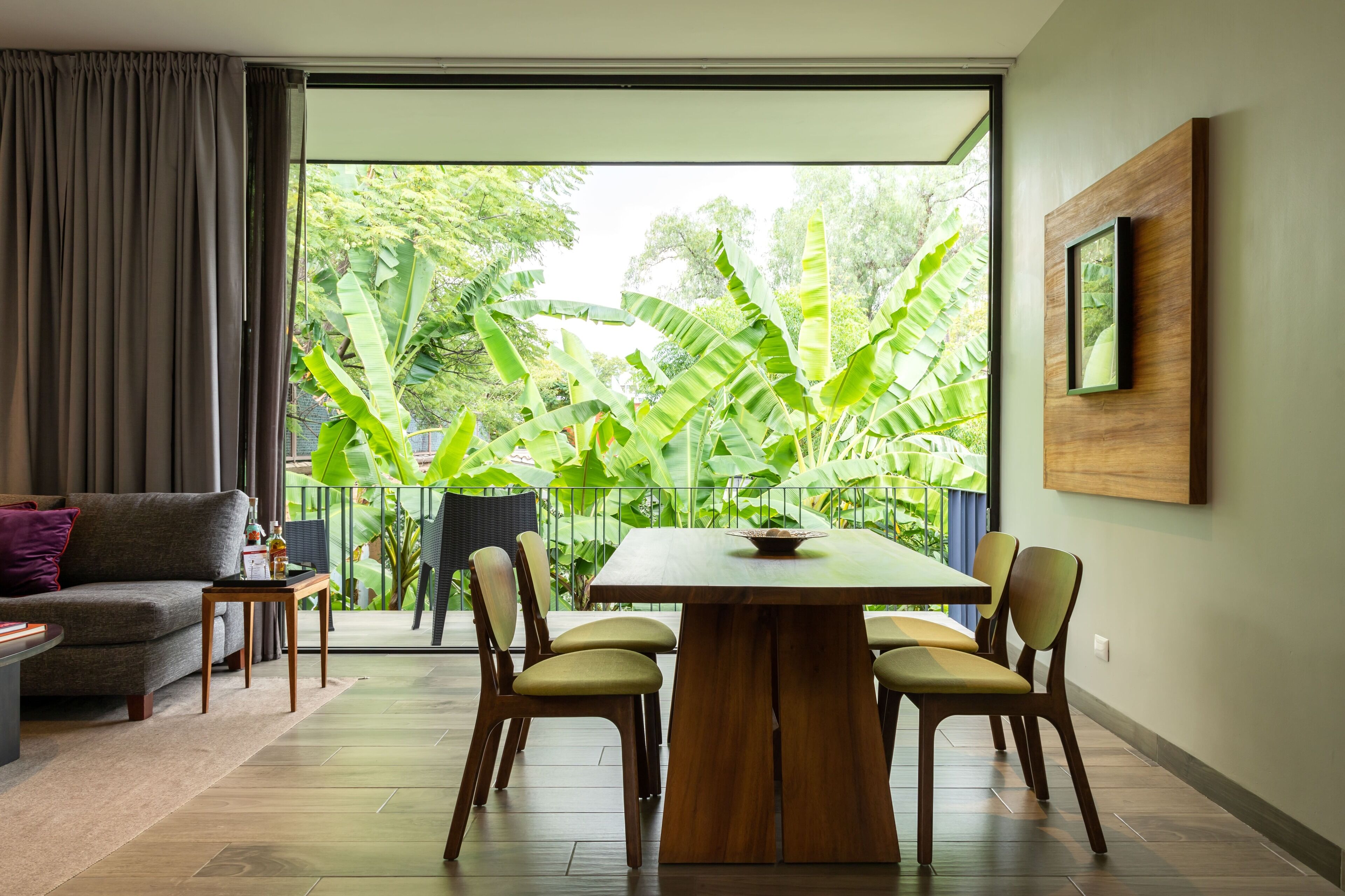 Deluxe-Zimmer, 1 King-Bett und Schlafsofa, Balkon, Gartenblick | Blick auf den Garten