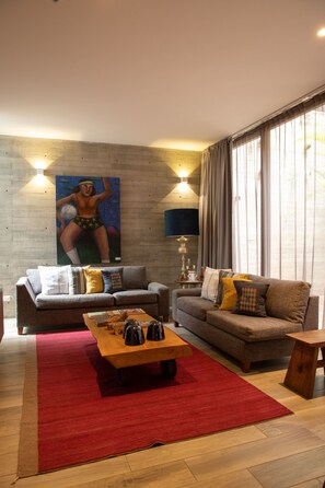 Master Suite family | Living area