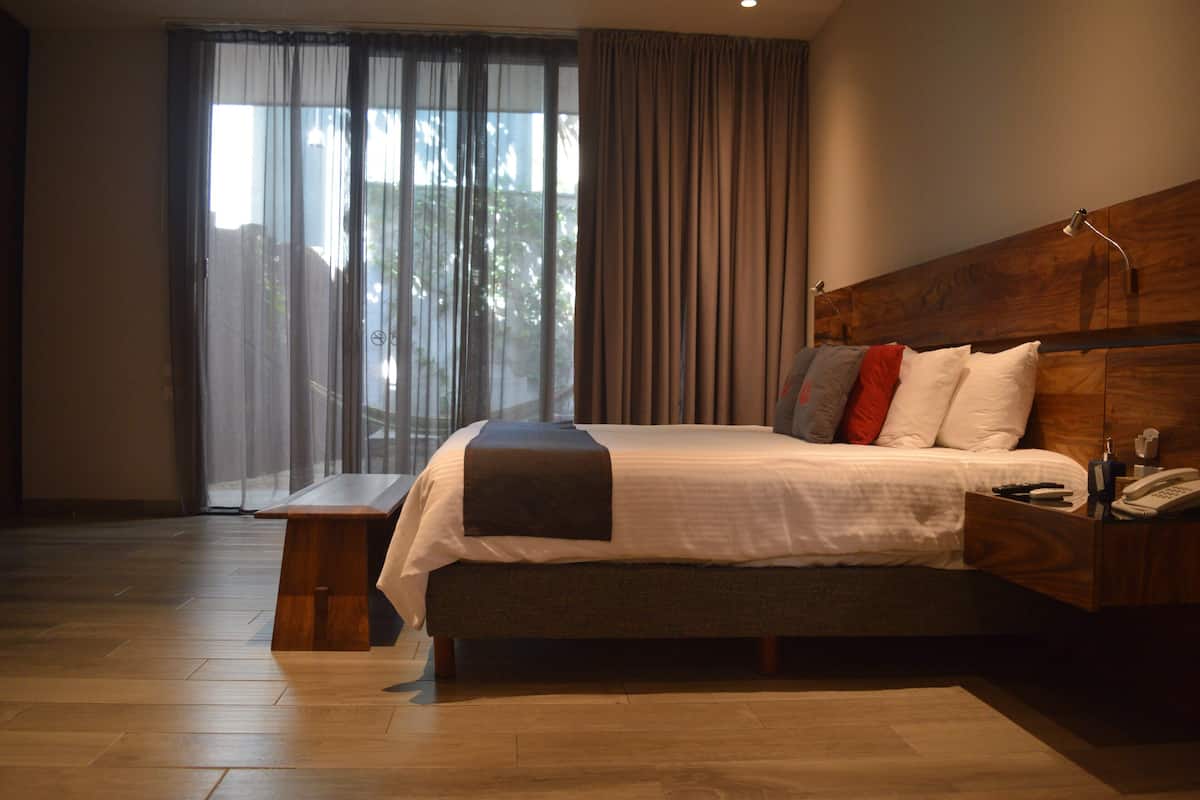 Junior Suite, Terrace | Hochwertige Bettwaren, Zimmersafe, Verdunkelungsvorhänge