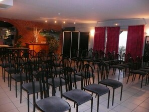 Meeting facility - (Avesnelles)